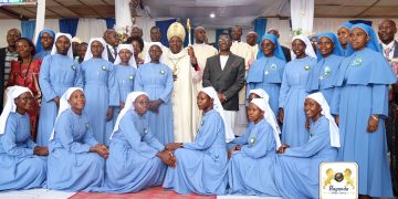 Katikkiro  Mayiga Atenderezza Bannabiikira olw’ Okusomesa n’Okuteeka Empisa mu Baana n’ Abakkiriza