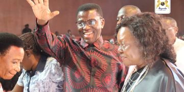 Katikkiro Mayiga yeebazizza Spice Diana olw’okuwa ekitone obudde, akuutidde bannabitone ku bumalirivu