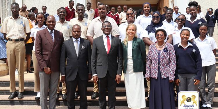 Owek. Mayiga asabye abaana abato bayigirizibwe ebyafaayo n’ennono eziri mu ggwanga