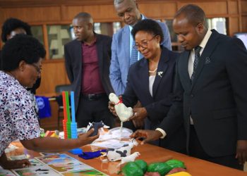 Abagenda okusomesa mu masomero g’ Obwakabaka aga Nnasale babanguddwa, Owek.Kazibwe abasabye okufaayo ku mirimu