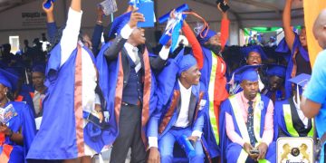 Katikkiro Mayiga  asabye abamalirizza emisomo okubeera abagumiikiriza