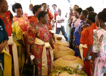 Abakyala  mu Ssingo balabudde ku nkozesa y’omutimbagano embi