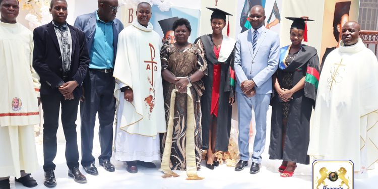 Temulowooza nti okufuna ddigiri, ensi oba ogimazeeyo – Owek. Kiyimba