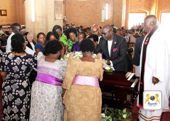 Ssaabasajja Kabaka atenderezza Margaret Kiwana olw’ okugunjula obulungi abaana