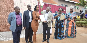 Owek. Bwanika asabye abazadde okukulemberamu olutalo lw’ okuzza empisa mu baana