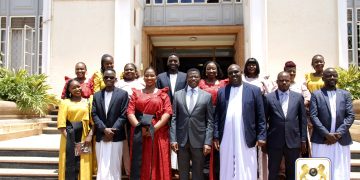 Katikkiro Mayiga atenderezza aba Kampuni ya Aunt Porridge olw’ okutondawo Emirimu