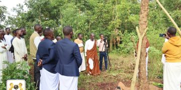 Abalangira bavumiridde abasaatuukira ku ttaka ly’ Obwakabaka