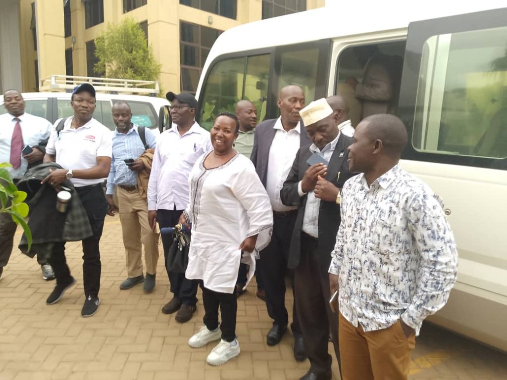Babangudde Abaami abakulira Amasaza omudumu gw’Amafuta wegunaayita