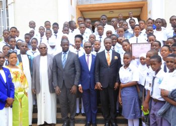 Baleese Oluwalo, Owek. Mugumbule abasabye okusoosowaza eby’obulamu