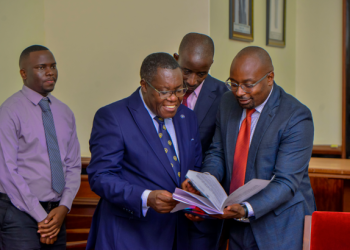 Obwakabaka butwala Minisita Sam Mayanja mu kkooti lwa kutyoboola  Nnamulondo n’okuwa ebiragiro ebimenya amateeka