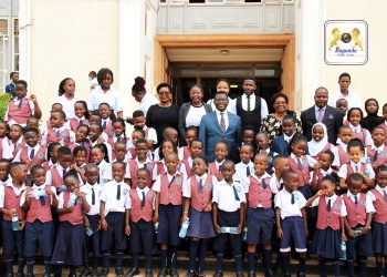 Katikkiro Charles Peter Mayiga akuutidde abazadde okusomesa abaana Obuwangwa kulw’ Eggwanga ery’ enkya