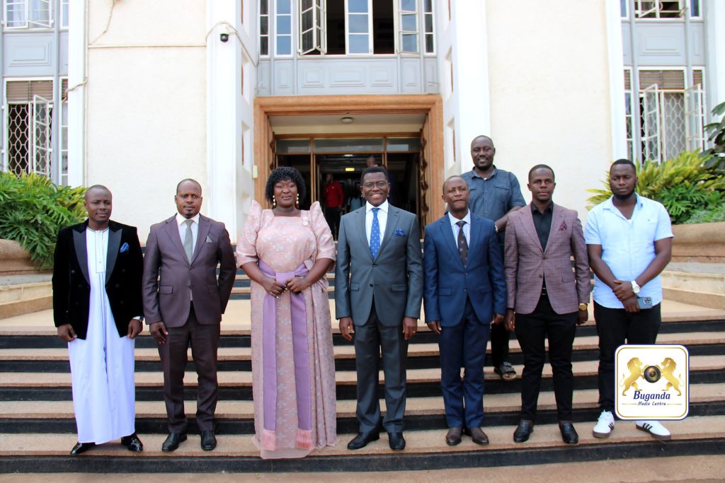 Okuyimba Mulimu, Mwewale Okuwemula – Katikkiro Mayiga