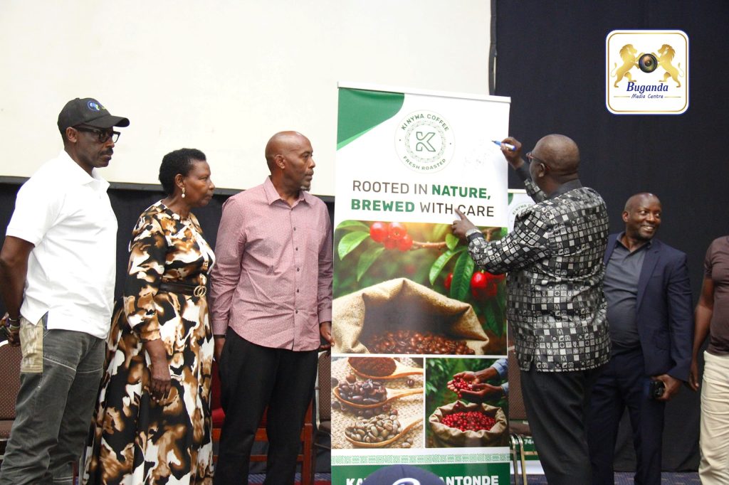 Lwaki Obwakabaka Bulemedde ku Mmwanyi?