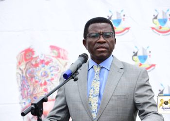 Katikkiro alabudde abantu ku basawo abafere