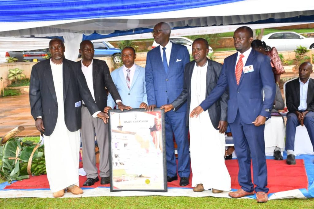 Abantu ba Buganda Bakubiriddwa Okunyiikira Okukola