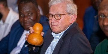 Omulamuzi Omukulu e Bungereza Akyaddeko mu Buganda