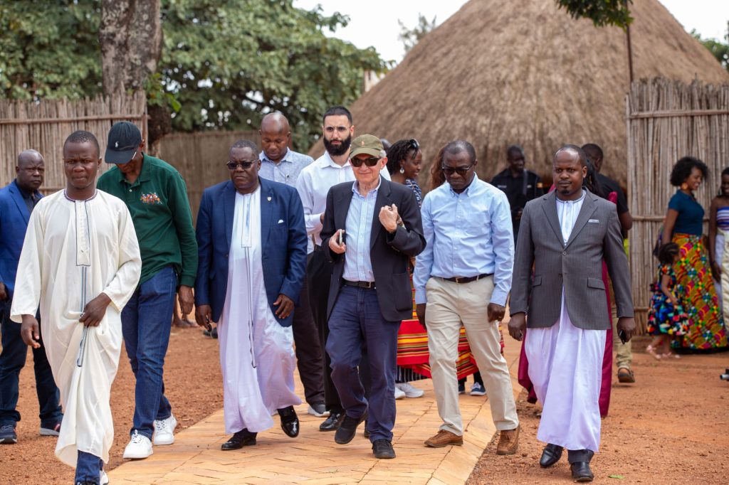 Omulamuzi Omukulu e Bungereza Akyaddeko mu Buganda