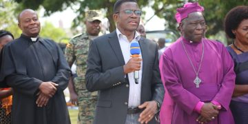 Katikkiro acoomedde abantu abasiiba mu masinzizo ne balekayo okukola