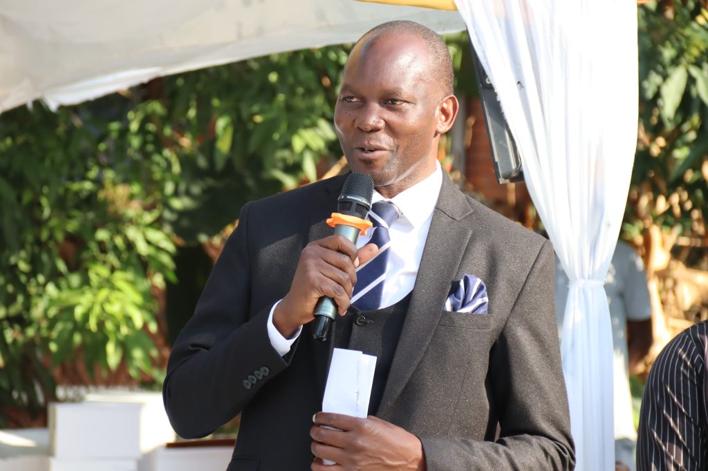 Mulekere awo okugeraageranya obufumbo – Minisita Kiyimba