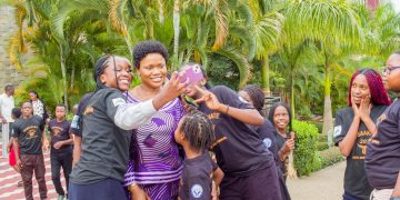 Nnaabagereka ku nnimi enzaaliranwa