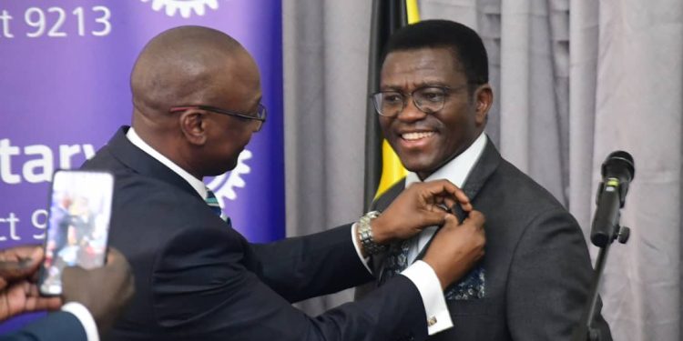 Katikkiro ayanirizza Gavana wa Rotary omuggya: Mwenyamivu ku mutindo gw’Abakulembeze mu Africa