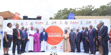 Kabaka Akubirizza Abantu Okujjumbira Yinsuwa