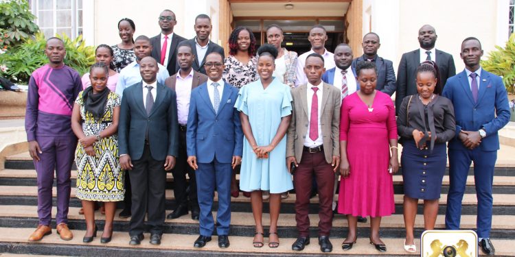 Abateesiteesi b’Emirimu mu masaza babanguddwa