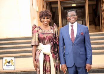Omuyimbi Cindy Ssanyu Asisinkanye Katikkiro Mayiga