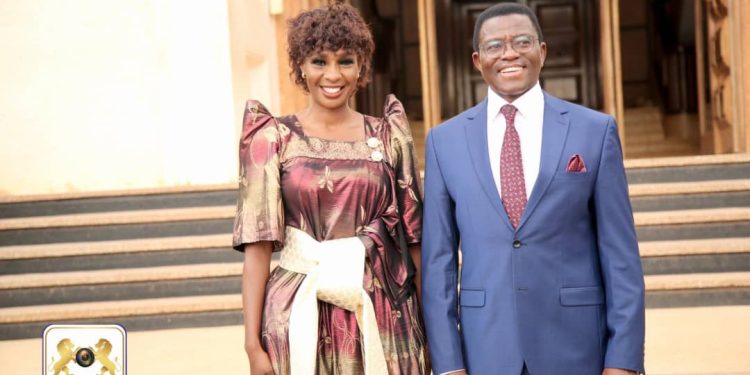 Omuyimbi Cindy Ssanyu Asisinkanye Katikkiro Mayiga