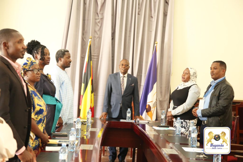 Tukwatire wamu tutaase Obuwangwa bwaffe