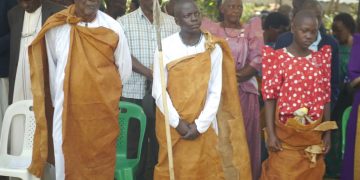 Katikkiro Mayiga Alabudde Abasika ku By’obusika