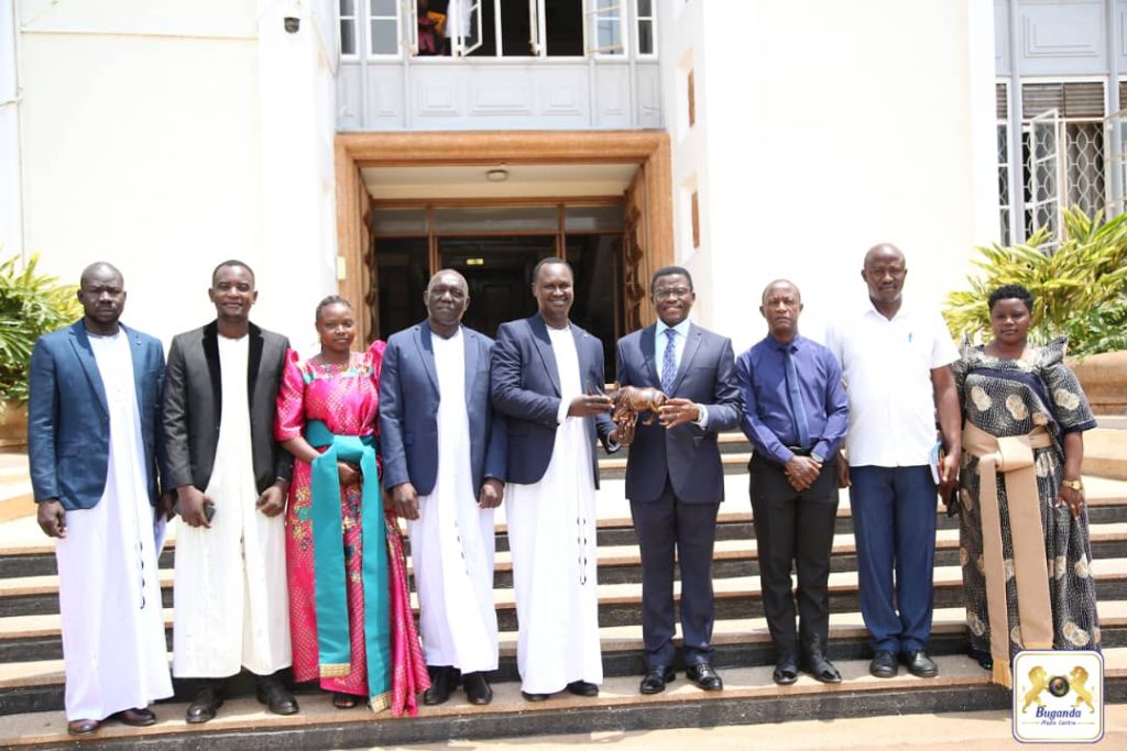 Uganda Yetaaga Okwongera ku Muwendo gw’Abasawo – Katikkiro Mayiga