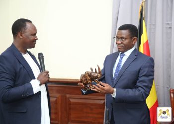 Uganda Yetaaga Okwongera ku Muwendo gw’Abasawo – Katikkiro Mayiga