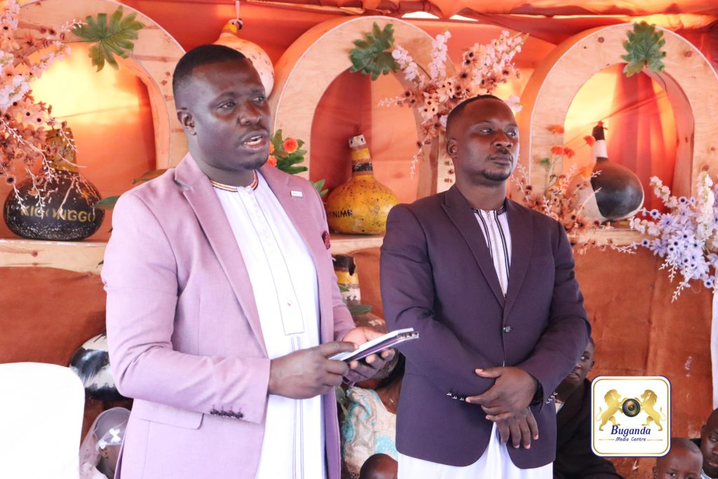 Abantu Balabuddwa obutavoola buwangwa