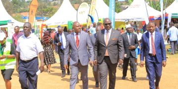 Obwavu Tebabusikira: Owek. Nsibirwa Atongozza Omwoleso gwa CBS PEWOSA