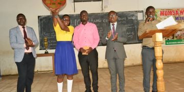 Okuwagira Ebitone by’Abayizi Wabweru w’Ekibiina