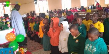 Abaana Abagenda Okukola Ebibuuzo Temubeeraliikiriza!