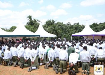 Kabaka Aweerezza Abagenda Okukola Ebigezo Obubaka