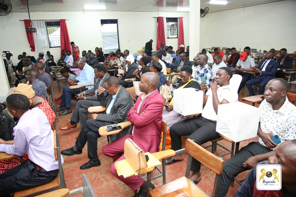 Okukuza Olunaku lw’Abasomesa mu Nsi yonna