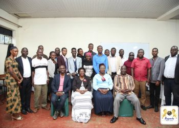 Okukuza Olunaku lw’Abasomesa mu Nsi yonna