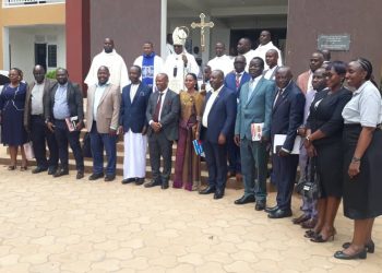 Abazadde Balabuddwa Obutapeeka Baana Bubonero