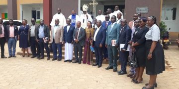 Abazadde Balabuddwa Obutapeeka Baana Bubonero