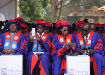 Abatikkirwa mukozese obuyiiya okweyimirizaawo