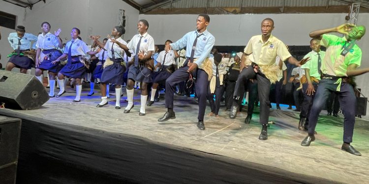 Tukozese Ennyimba Okutumbula Olulimi