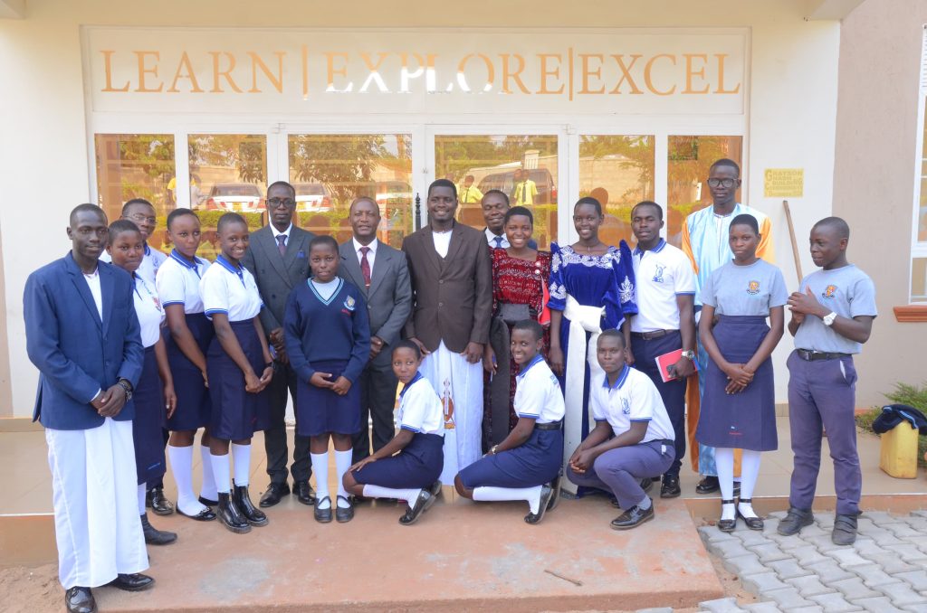 Nkobazambogo Eyigiriza Obuvunanyizibwa