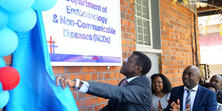 Katikkiro Mayiga Alabudde Abejjanjabira ku mitimbagano