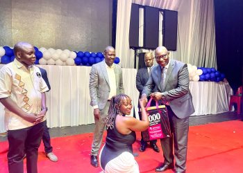 Abaana bwebatayigirizibwa byakukola mu buto bakona!