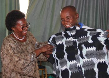 Okunyweza obumu mu baweereza