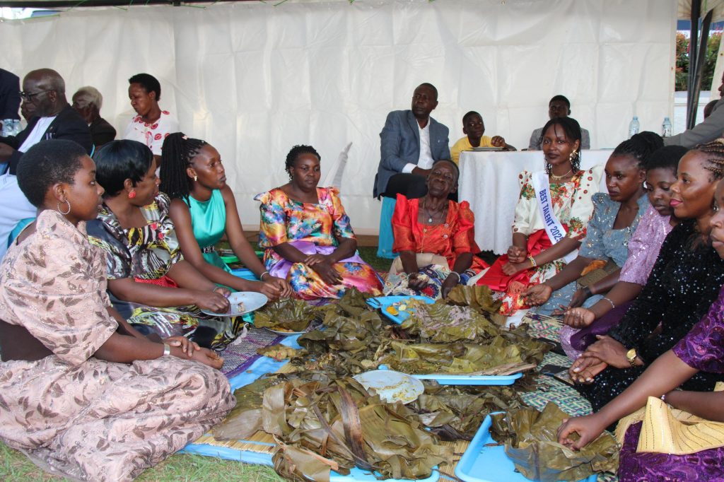 Obukulu bw’Olulimi Oluganda: Obwakabaka butegese Olujjuliro Kkuulaamalungi