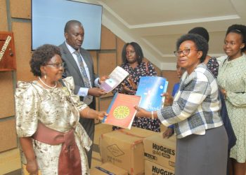 Ssetendekero Ya Muteesa I eweereddwa ebitabo byobulimi